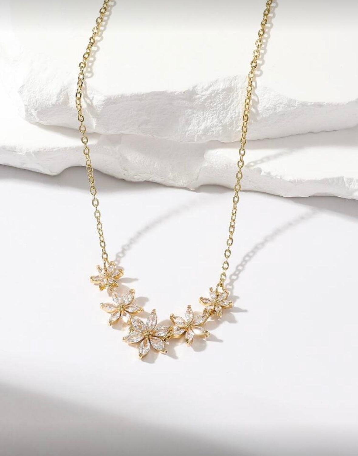 *5 Inlaid Flowers Necklace π