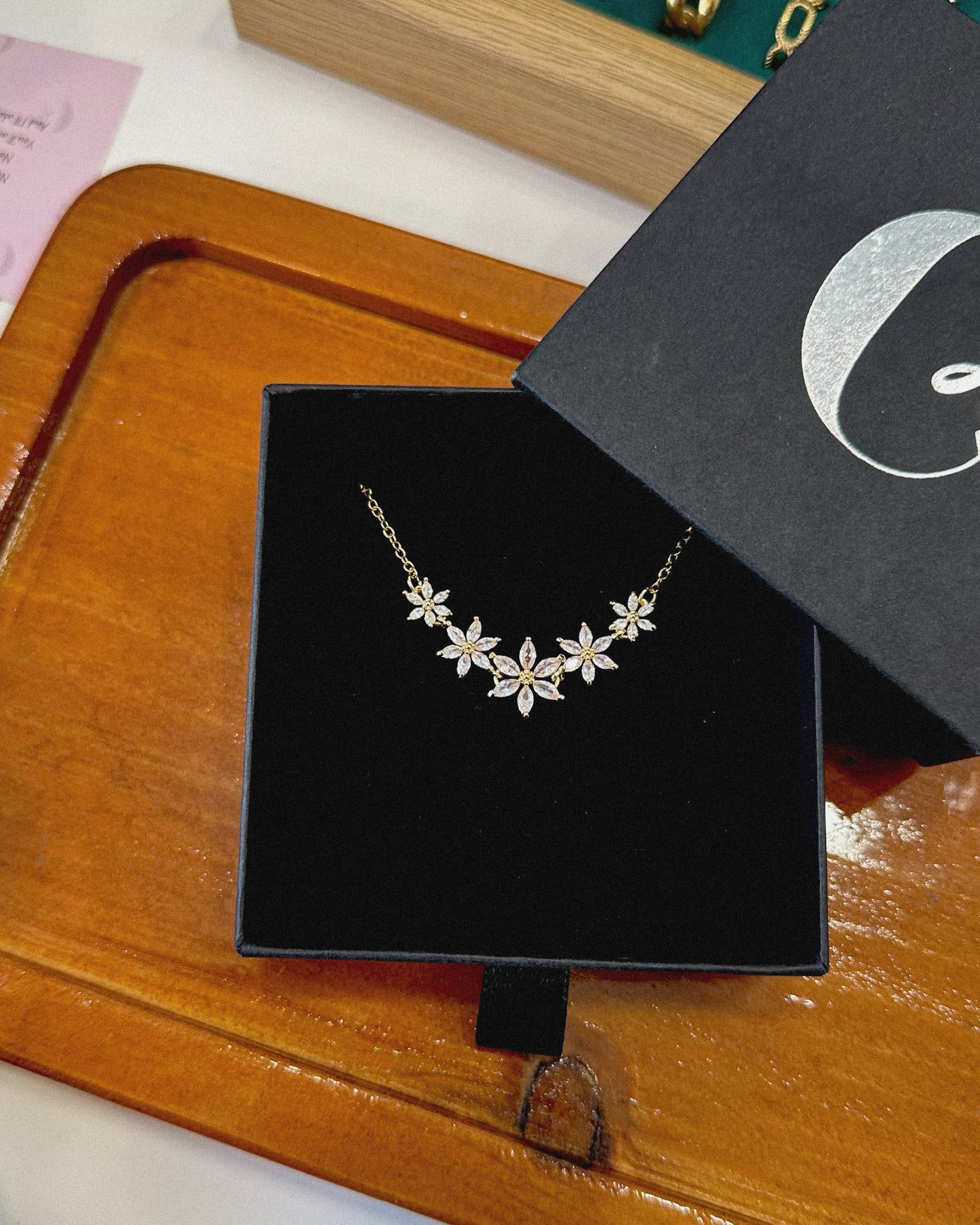 *5 Inlaid Flowers Necklace 💐