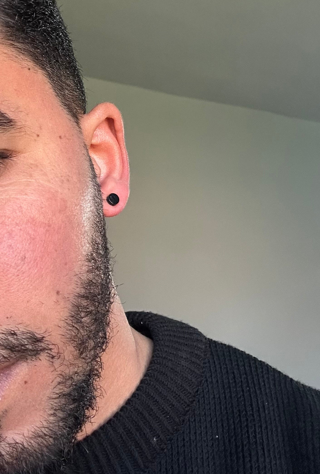 Fake magnetic 🧲 Earrings 👂🏼
