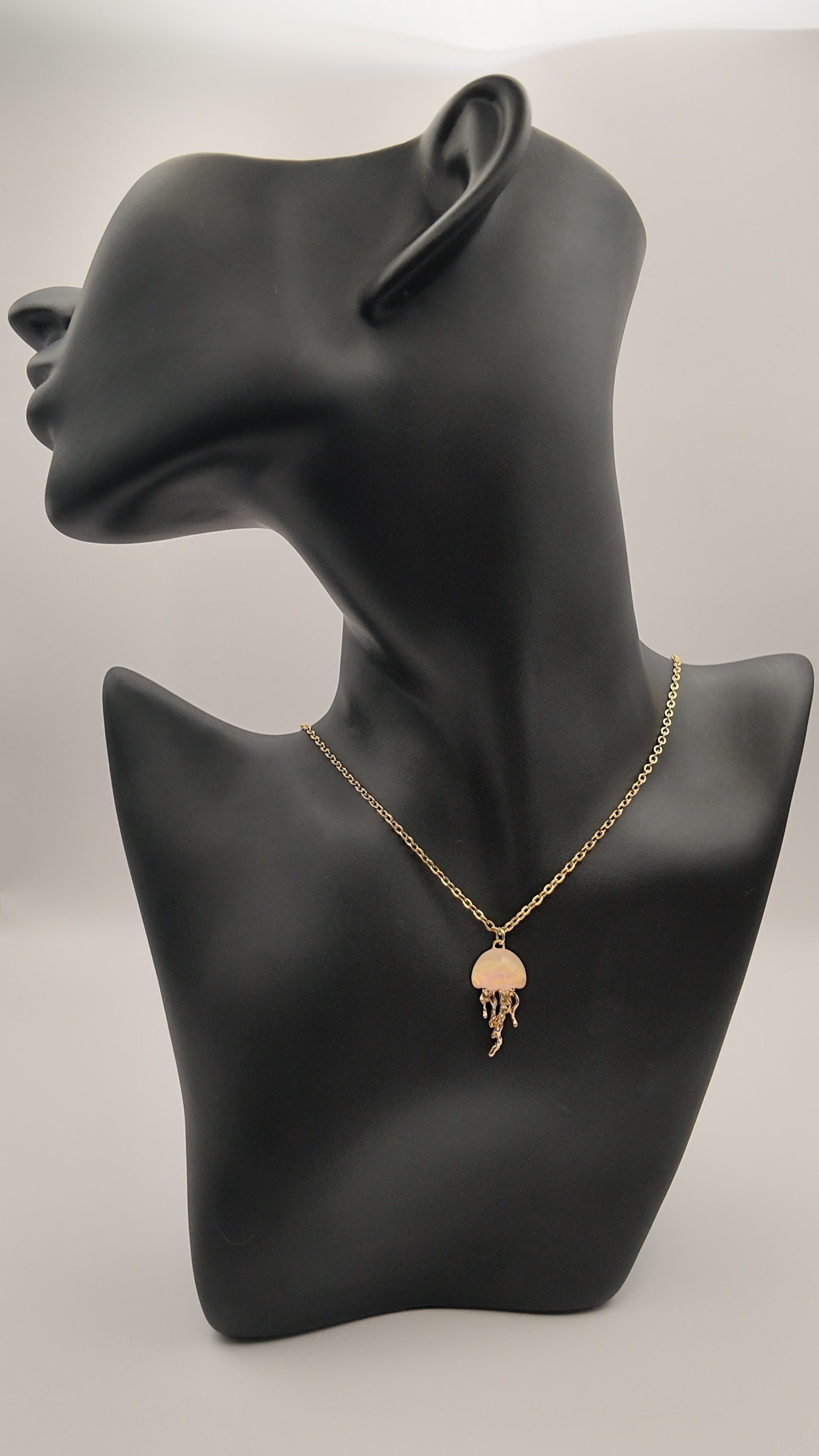 Women necklaces 🌸🧞‍♀️