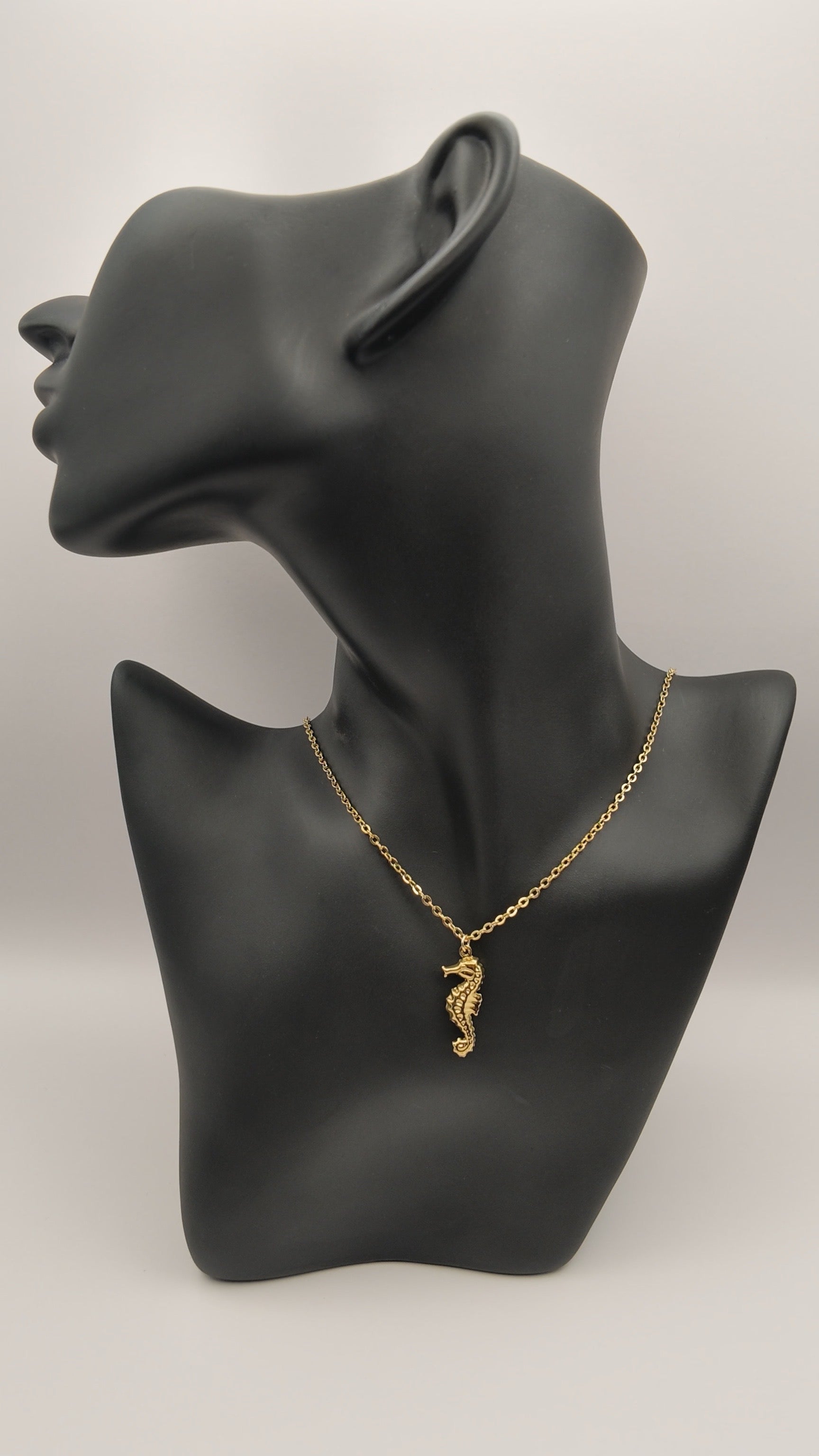 Women necklaces 🌸🧞‍♀️