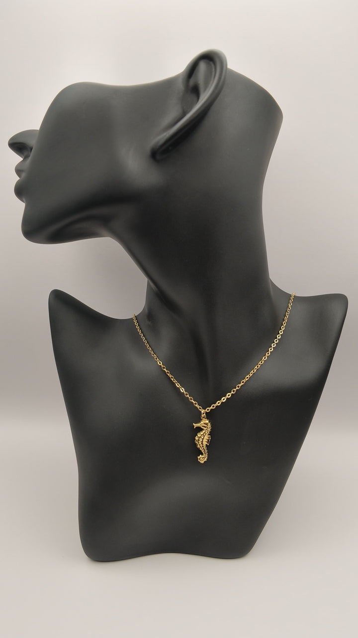 Women necklaces 🌸🧞‍♀️